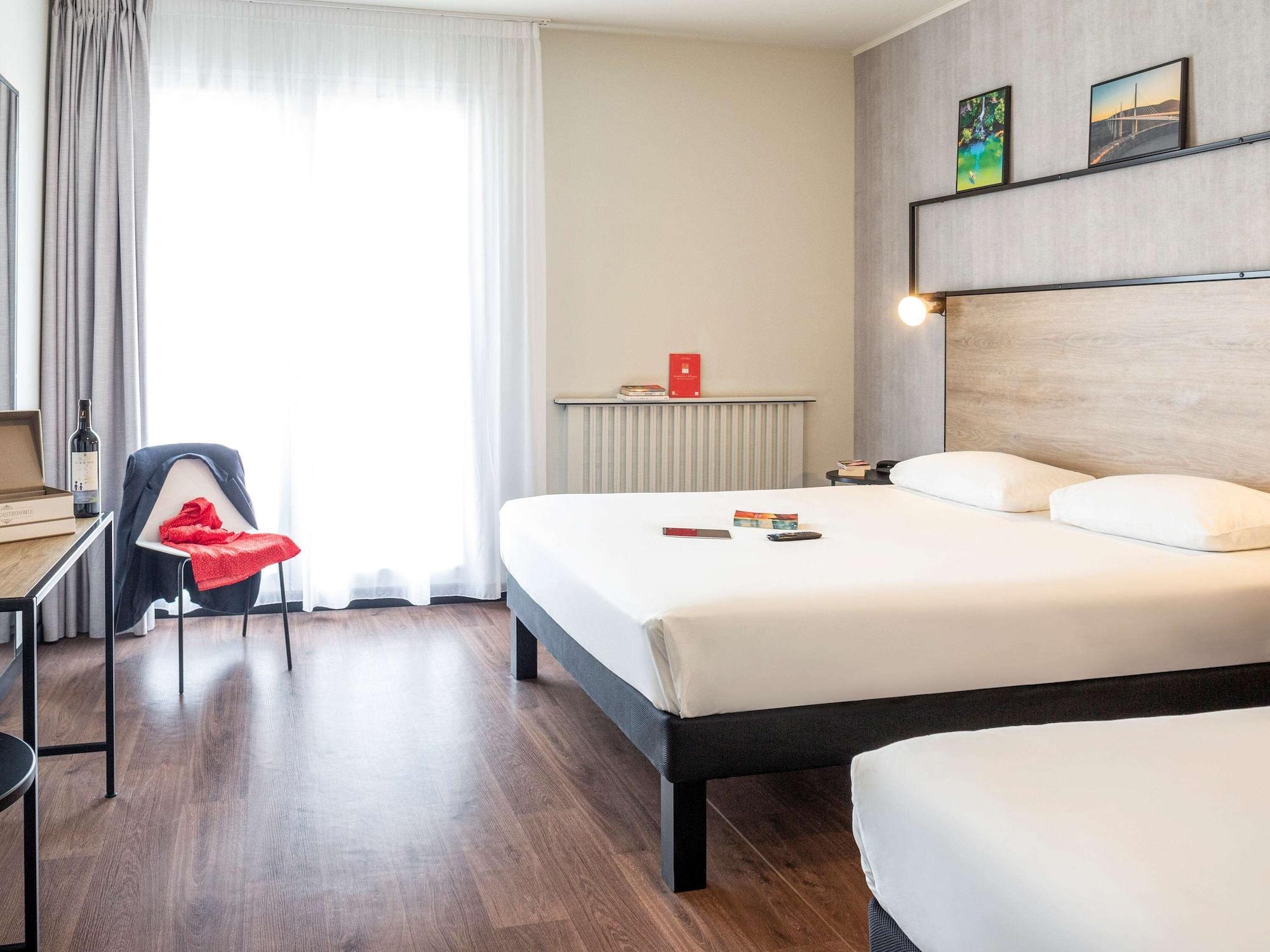 Ibis Centre Millau Hotell Exteriör bild